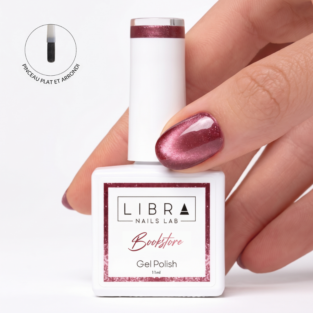 Bookstore – vernis semi-permanent Cat Eye bordeaux 11 ml, Libra Nails Lab – Elegance Beauty Suisse